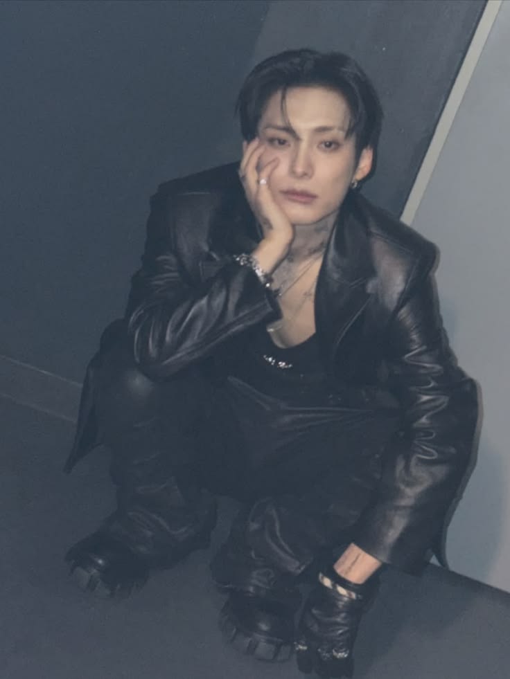 junacegiif's tweet photo. ofc @official_junhee  my favorite idol born in june 🥰 https://t.co/esLdnKCVKR