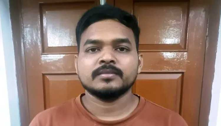 ArgusNews_in's tweet photo. #ଭୀମସେନ_ଟୁଡୁ_ବହିଷ୍କୃତ
OTAS ଅଧିକାରୀ ଭୀମସେନ ଟୁଡୁ ଚାକିରିରୁ ବହିଷ୍କୃତ
ଭୀମସେନଙ୍କୁ ବହିଷ୍କାର କଲେ ମୁଖ୍ୟମନ୍ତ୍ରୀ ମୋହନ ମାଝୀ
ଅପରାଧିକ ମାମଲାରେ ଅଟକ ନବନିଯୁକ୍ତ ଅଧିକାରୀଙ୍କ ଉପରେ ଆକ୍ସନ୍
ଅପରାଧିକ ମାମଲାରେ ୪୮ ଘଣ୍ଟାରୁ ଅଧିକ ଅଟକ ଥିବାରୁ ଆକ୍ସନ୍ 
ଟ୍ରେନିଂ ବେଳେ ଭୀମସେନଙ୍କୁ ଗିରଫ କରିଥିଲା ପୋଲିସ
ଏବେ ବିଚାରବିଭାଗୀୟ ହାଜତରେ ଅଛନ୍ତି ଭୀମସେନ
ଆଉ କୌଣସି ସରକାରୀ ଚାକିରି ପାଇଁ ଯୋଗ୍ୟ ହେବେନି ଭୀମସେନ
ମୃତ ଡାକ୍ତର ଛାତ୍ରୀ ଚନ୍ଦ୍ରିକାଙ୍କ ପୁରୁଷ ବନ୍ଧୁ ଭୀମସେନ ଟୁଡୁ
ଚନ୍ଦ୍ରିକାଙ୍କ ମୃତ୍ୟୁ ପଛରେ ଭୀମସେନଙ୍କ ସମ୍ପୃକ୍ତି ଅଭିଯୋଗ ଥିଲା
ଭୀମସେନଙ୍କ ବିରୋଧରେ ସଙ୍ଗିନ ଅଭିଯୋଗ କରିଥିଲେ ଚନ୍ଦ୍ରିକାଙ୍କ ମା
 #CM #CMO_Odisha #ZeroTolerance #AdministrativeAction #Odisha #ArgusNews