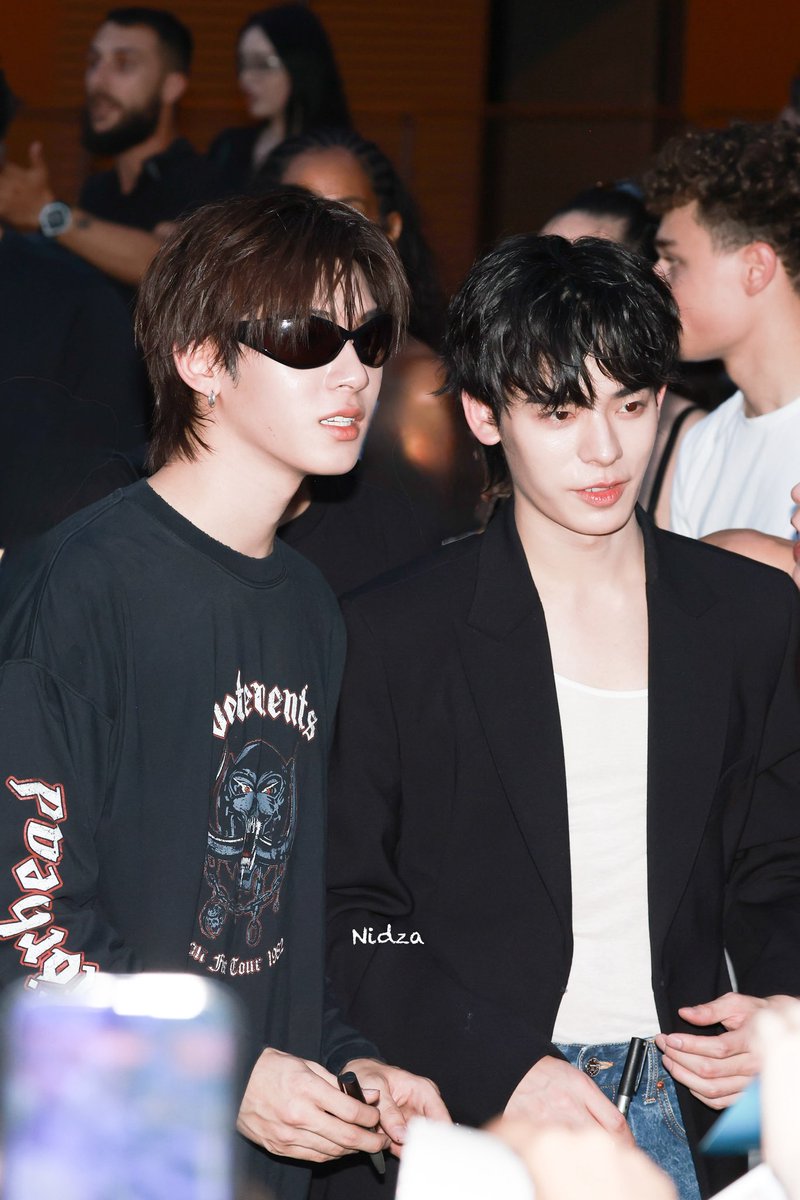 NIDZA7822's tweet photo. พึ่งโหลดรูปเสร็จ  🫶ทยอยลงนะคะ 😘 

TEETEEPOR WITH VETEMENTS

#VETEMENTSxTeeTeePor 
#VETEMENTS
#twnpich #Porsuppakarn 
@twnpich  @porsuppakarn https://t.co/CaQ6pUUgCV