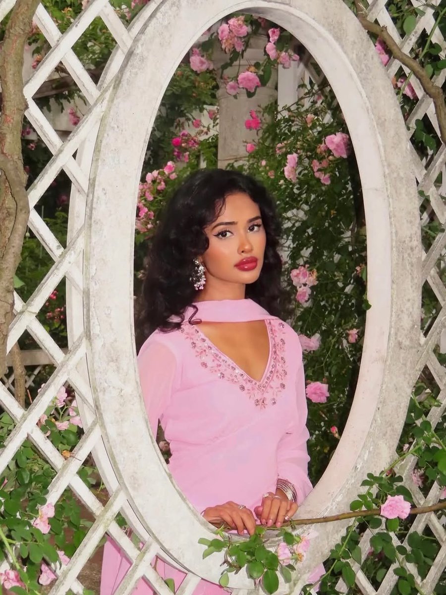 lostinsfictionn's tweet photo. 90s pink amber kurti by bomzan closet https://t.co/M2qdHINpAz