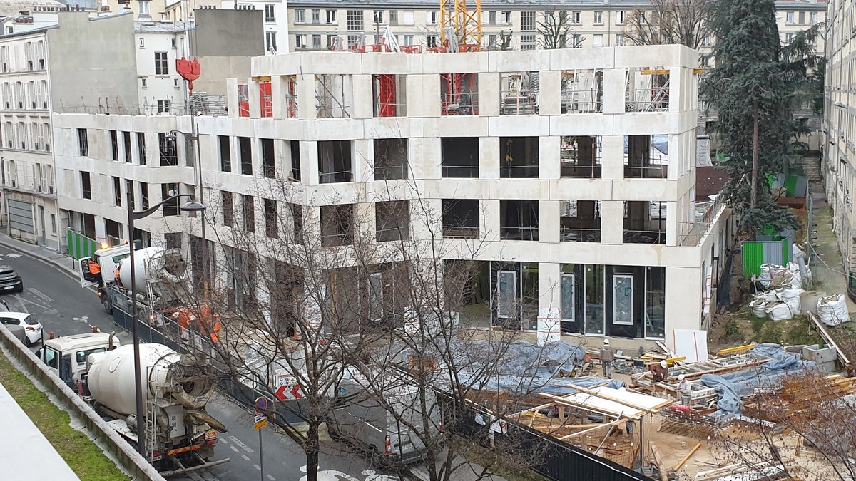 Paris_Liberte's tweet photo. Et les constructions sur le site Meuniers-Charenton (12e), dénoncées par les riverains et @VMontandon c'est de la végétalisation @jacquesbaudrier? 😬

Photos: Avant | Après. Admirez le béton! #greenwashing https://t.co/ATR9Gki6iy