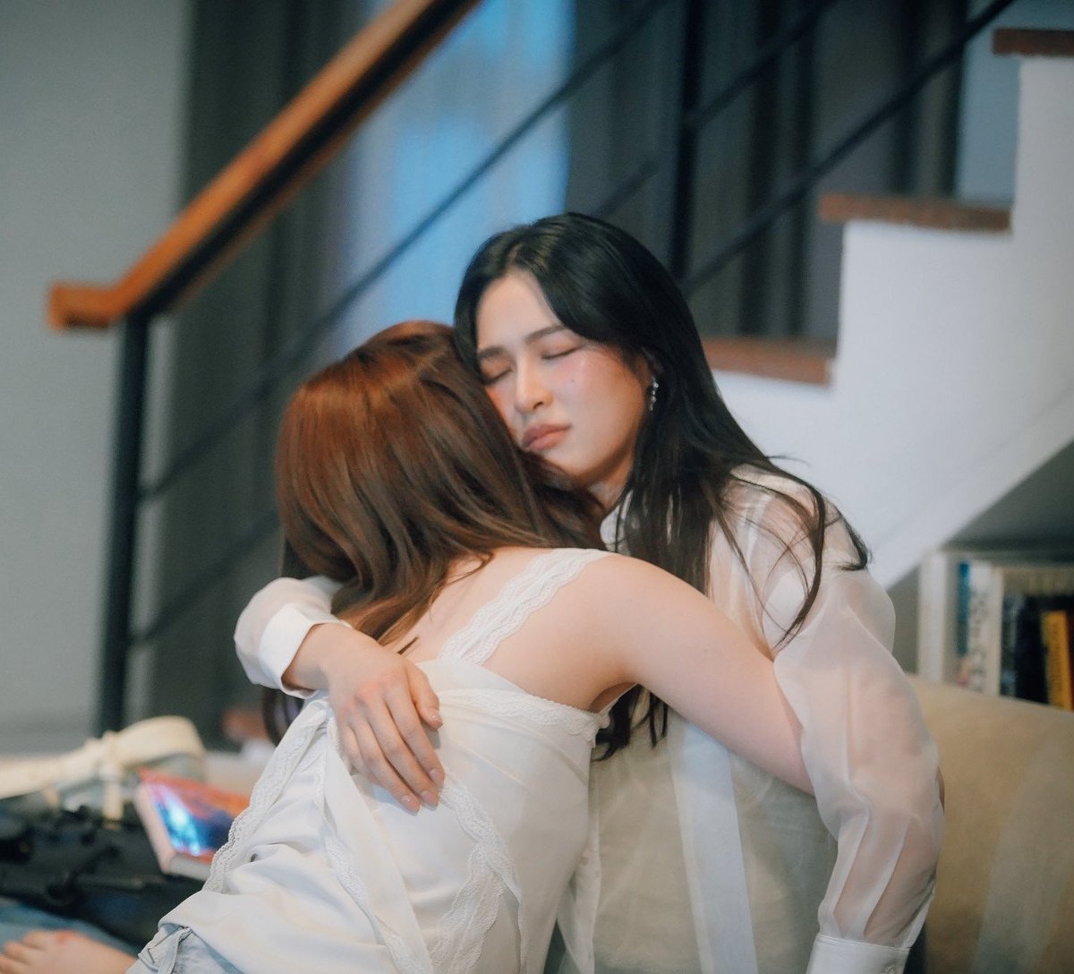 ormspmouse's tweet photo. there's nowhere runch feels safer than at home 💔 

LINGORM ILF EP2 
#วาดฝันวันวิวาห์EP2 https://t.co/o4V055wSRf
