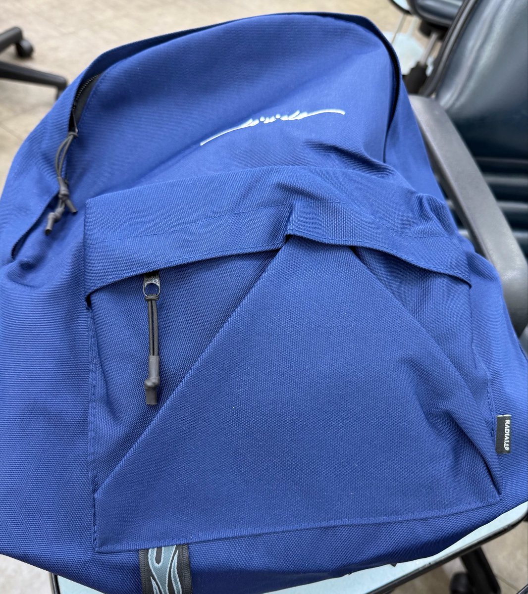 to_arai's tweet photo. SRC 優勝しました🏆
RADIALLのリュックを貰いました😊 https://t.co/wOMhwxgLXa