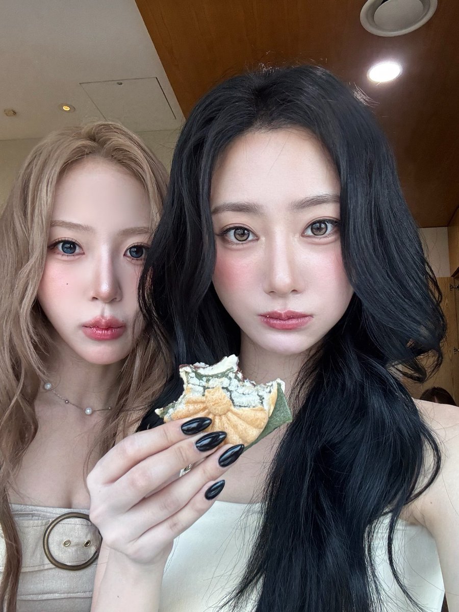 PRIMROSE_AO's tweet photo. 음중도 무사완료🌟

#PRIMROSE #COSMIC
#NAHYUN #나현
#RUBY #루비 https://t.co/nAxoYz9y71