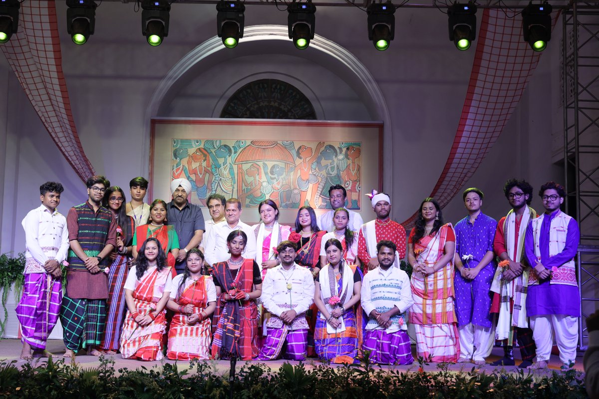 KIITUniversity's tweet photo. We are immensely proud to see our KIIT & KISS students captivate audiences in Kolkata with their remarkable performances of Shakespeare's Romeo & Juliet, Hamlet, and Macbeth in Santali.

Following their acclaimed performances in Romania, Delhi, and Bhubaneswar, our students once again showcased the power of talent, dedication, and cultural expression before a distinguished gathering. Their ability to bring Shakespeare's timeless works to life in Santali stands as a powerful testament to the richness of indigenous languages and the limitless potential of young minds when provided with the right opportunities.

The programme was graced by Padma Bhushan Shri Leander Paes, Olympic Medallist and International Tennis Hall of Famer; Shri Umesh Rai, Minister of State for Municipal Affairs and Urban Development, Government of West Bengal; Rajshree Ojha, noted film director; and several eminent guests.

The overwhelming appreciation received by our students reaffirms our commitment to empowering tribal youth through education, culture, and global exposure.