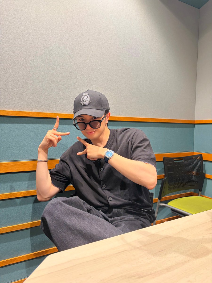 ntowa78MHz's tweet photo. 🎞️『ラブ≠コメディ』🩵
いよいよ来週金曜日 🅡🅞🅰🅓🅢🅗🅞🅦 

ということで、#神崎麗司 様降臨👼

多忙な中、駆けつけてくれたとの事・・・

˗ˏˋ 🌟中島健人vs神崎麗司🌟 ˊˎ˗

のデュエルは本日18時30分スタート🎬

radikoはこちら⏬
https://t.co/ltEoTmpJZb
#中島健人 #bayfm #radiko #京成電鉄 #エヌトワ