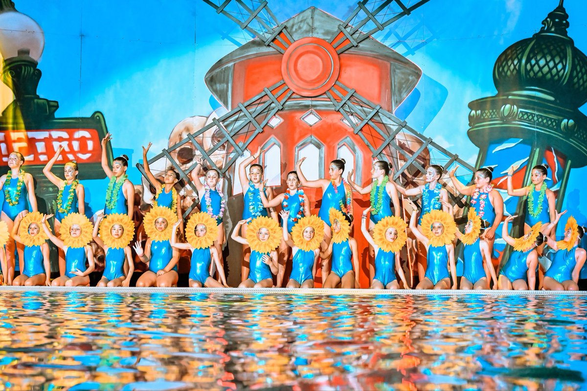 VilledeCagnes's tweet photo. 💙 Le maire de Cagnes-sur-Mer, @MassonBryan, accompagné de Carine Papy et Cyril Tribuiani, a assisté au gala de natation artistique de l’USC Natation. 

Bravo aux athlètes, entraîneurs, bénévoles et familles ! 

Le spectacle continue demain soir à la piscine municipale. 🏊‍♀️✨ https://t.co/6JsxR31XUG