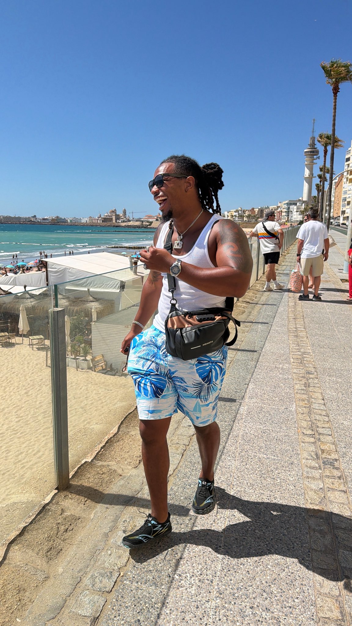 1 pic. Cádiz, Spain 🇪🇸 just stole a piece of my heart. 🌊☀️ Every city has a different vibe… this one felt like freedom ! https://t.co/dGJEd4BBqP