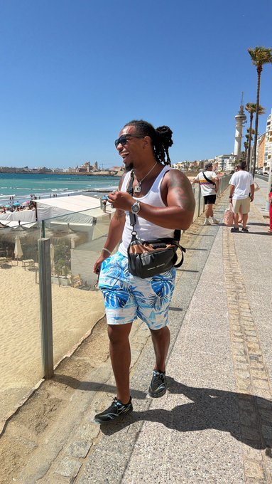 🇸🇽Burgundy🇻🇮 - 1 pic. Cádiz, Spain 🇪🇸 just stole a piece of my heart. 🌊☀️ Every city has a different vibe… this one felt like freedom ! https://t.co/dGJEd4BBqP
