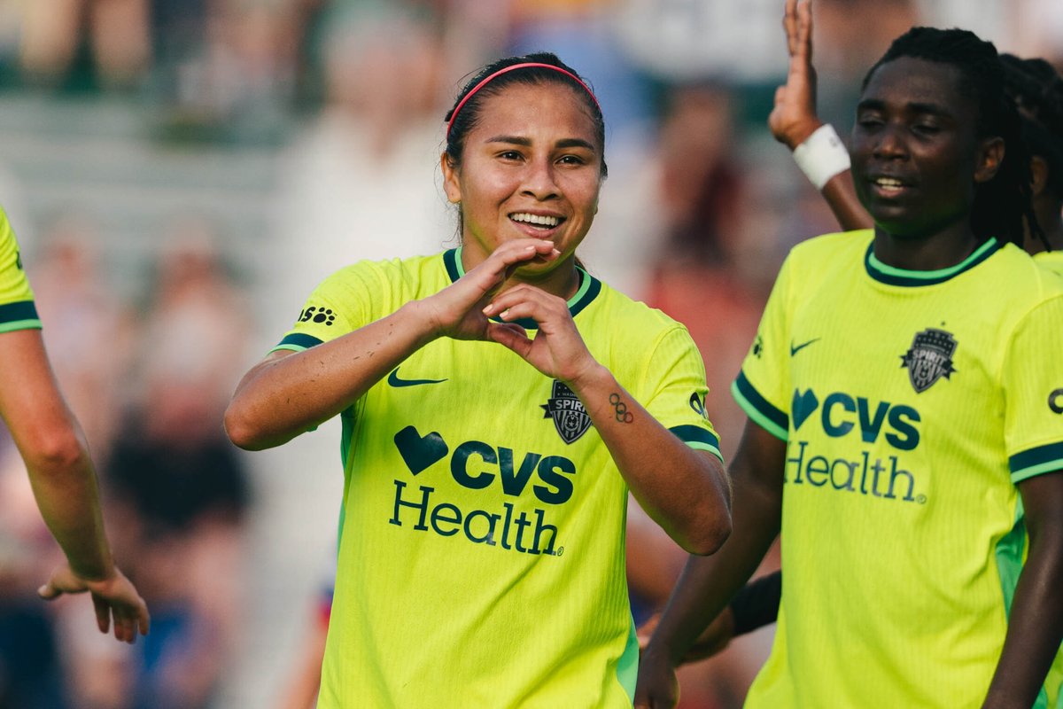 WashSpirit's tweet photo. LA REINA 👑 https://t.co/dYiw4NCM2V
