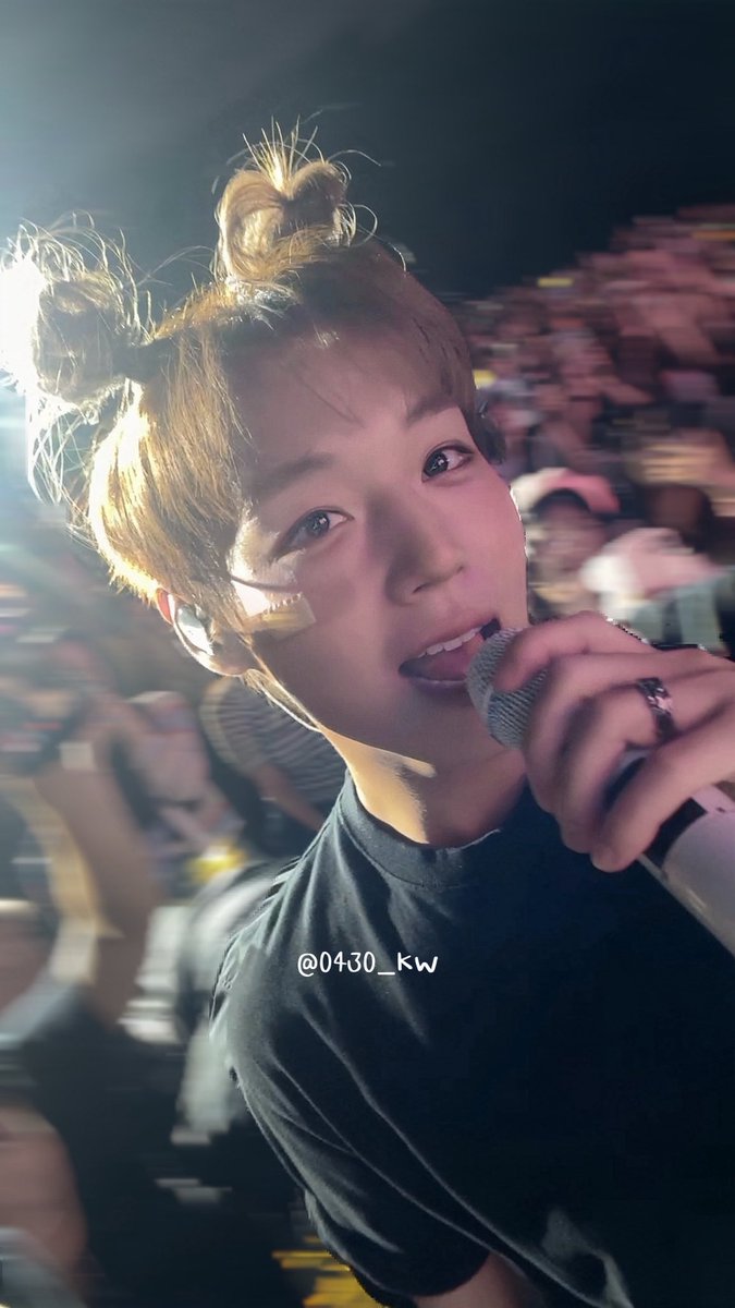 yeongoigu's tweet photo. That’s why jihoon fancon venue are mostly close to the airport bc he need to fly back right after concert. It must be tiring for him since he’s going to enlist next year so many things that need to be done this year as solo, group, actor, brand ambassador🥺

Rest well jihoon🫳🏻🫳🏻 https://t.co/M2BGG70n9M