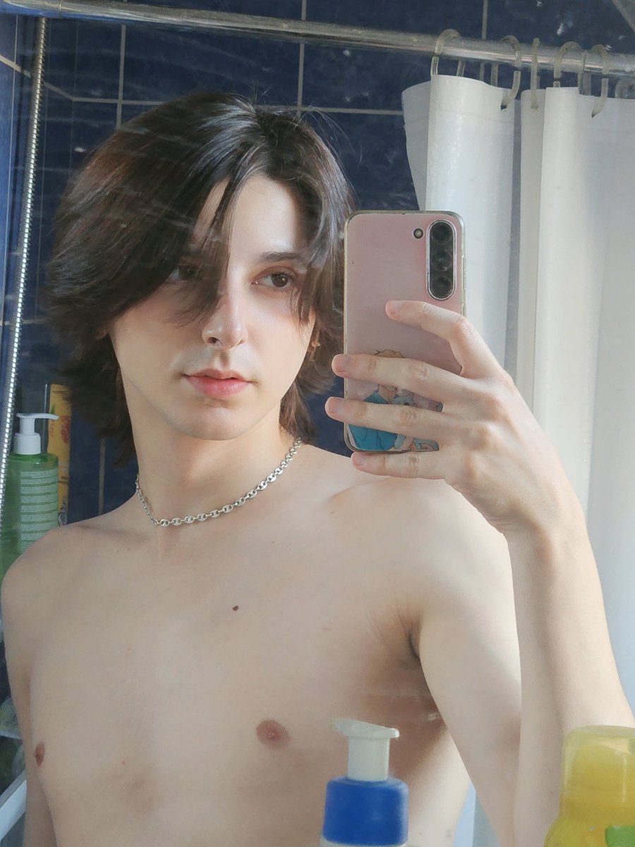 Froggyy_Babyy tweet media