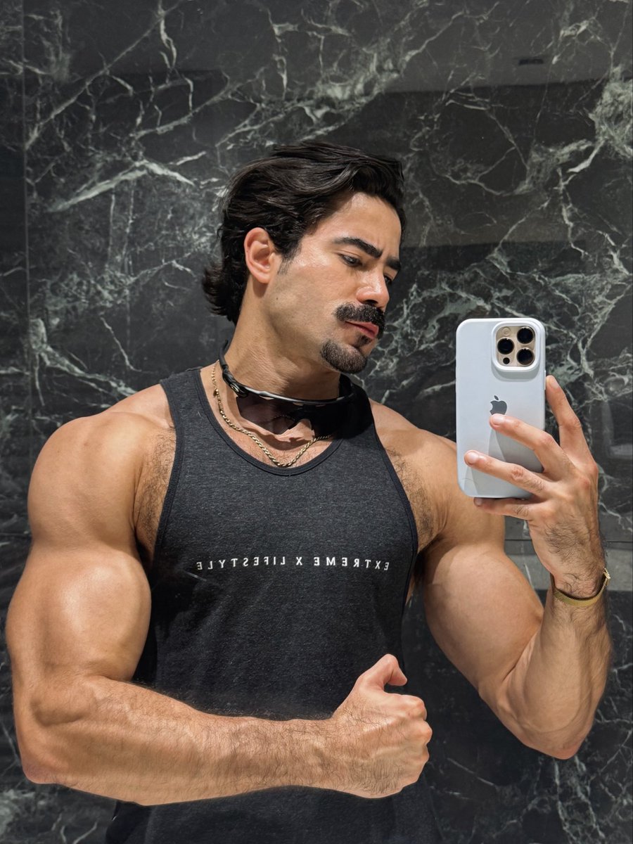 juaolima_'s tweet photo. Biceps check 💪🏻🔥 
#bigbiceps #bigboy #fitnessmodel https://t.co/SMdslHPUSC