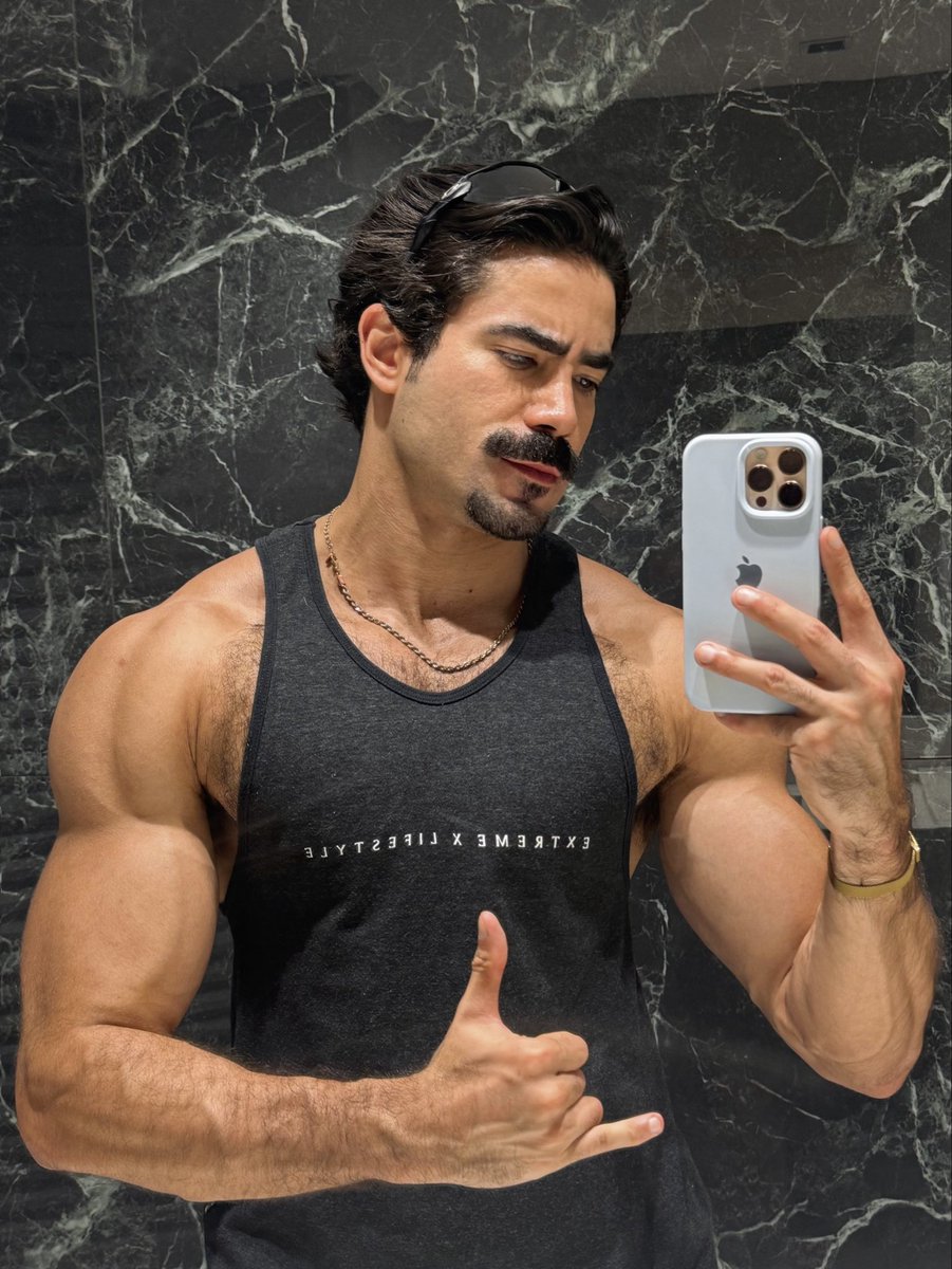 juaolima_'s tweet photo. Biceps check 💪🏻🔥 
#bigbiceps #bigboy #fitnessmodel https://t.co/SMdslHPUSC