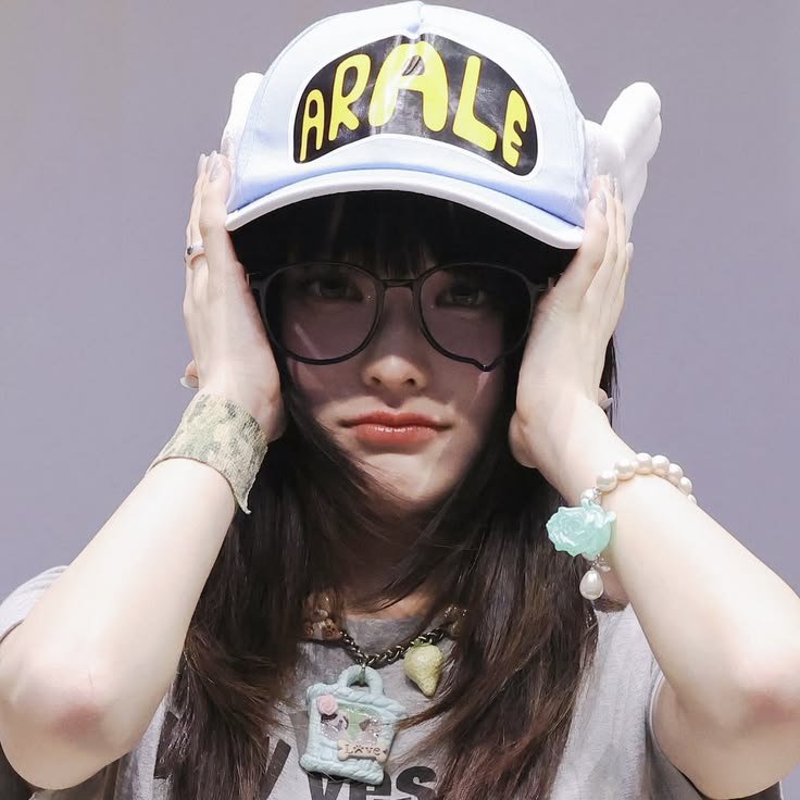 jellyouf's tweet photo. 𝘥ay 2 #moothunt

hello! i'm jelly ꣑ৎ 

if moots :

☆ she/her
☆ 𝘶lts : illit, cortis .
☆ 𝘴tan : boynextdoor, le sserafim, lngshot, tws, hearts2hearts etc
☆ 𝘮ainly about illit
☆ iroha biased + seonghyeon
☆ 𝘯fsw dni
☆ 𝘢ny fandom is welcome

♡ / ↻ to be moots + spread https://t.co/amDDihrHgA