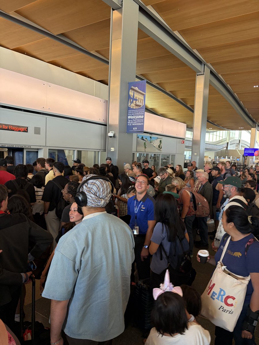 brado1com's tweet photo. @FlySMF Can you please do better?  Seems like 50/50 a train is broken, how silly you didn’t start with a simple walkway!!! https://t.co/sRP7W8pVdC