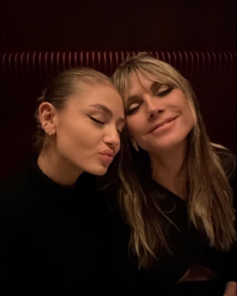 Madre e hija tweet media