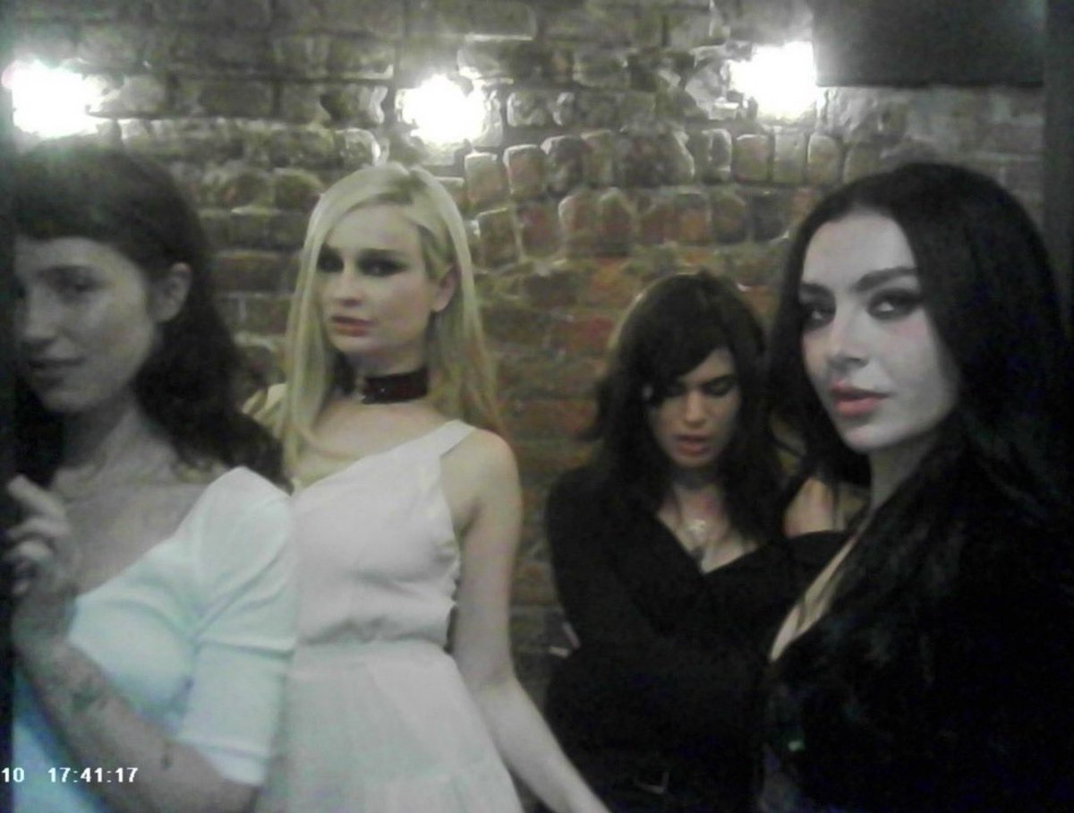 skyferrori's tweet photo. american trans girls vs european trans girls https://t.co/0yaG30nMZn