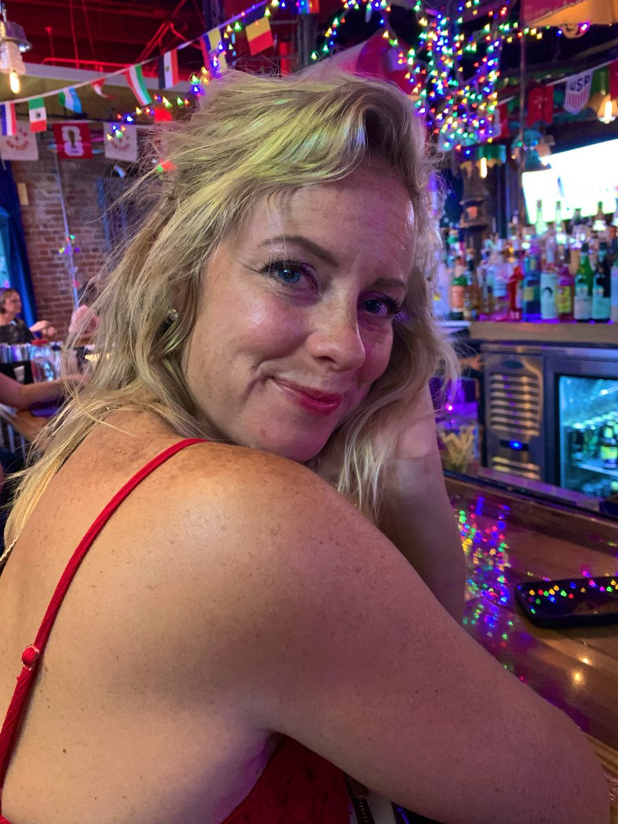 mountainboy051's tweet photo. Find someone you want to spend your life with. Don’t ever let her go. @M3ganEliza https://t.co/uLd0pXVtum