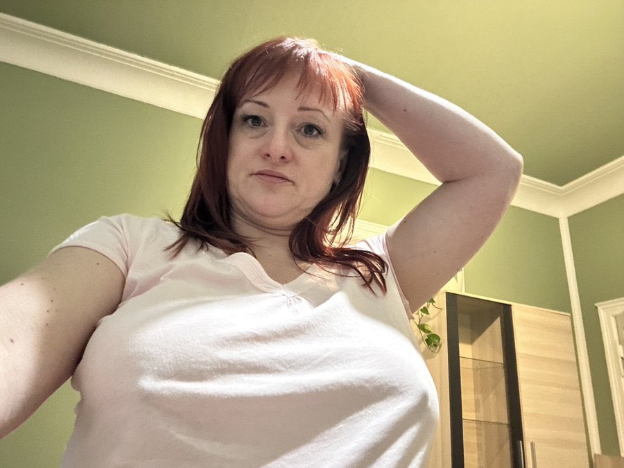 yourchistine82's tweet photo. would you be ashamed to date me? https://t.co/2YilBoMslj