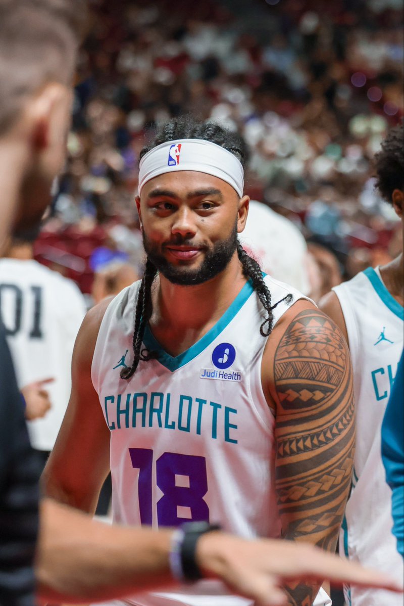 sahil_mittal24's tweet photo. Former #Illini guard Kylan Boswell had 8 PTS (3-3 FG, 2-2 3PT), 7 AST, 4 REB, and 0 TO today. 

I asked Hornets Summer League HC Blaine Mueller about it:

"I felt today like he played with more confidence. He was more sure of himself. He got us into our sets."

Full response ⤵️ https://t.co/RqXlRdekRo