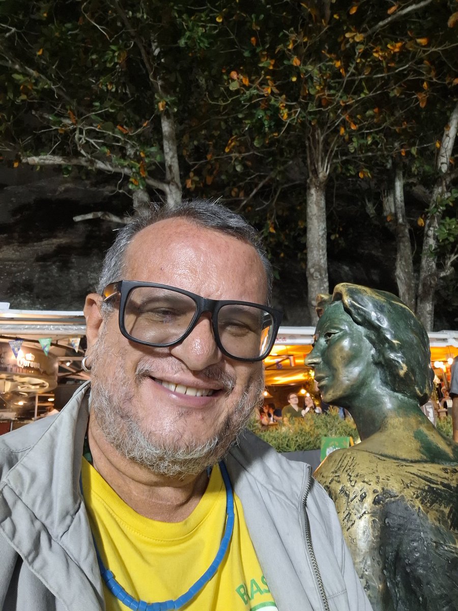 MarlonMarcos's tweet photo. Leme da minha inspiração clariceana... https://t.co/IIsa8SKzYo