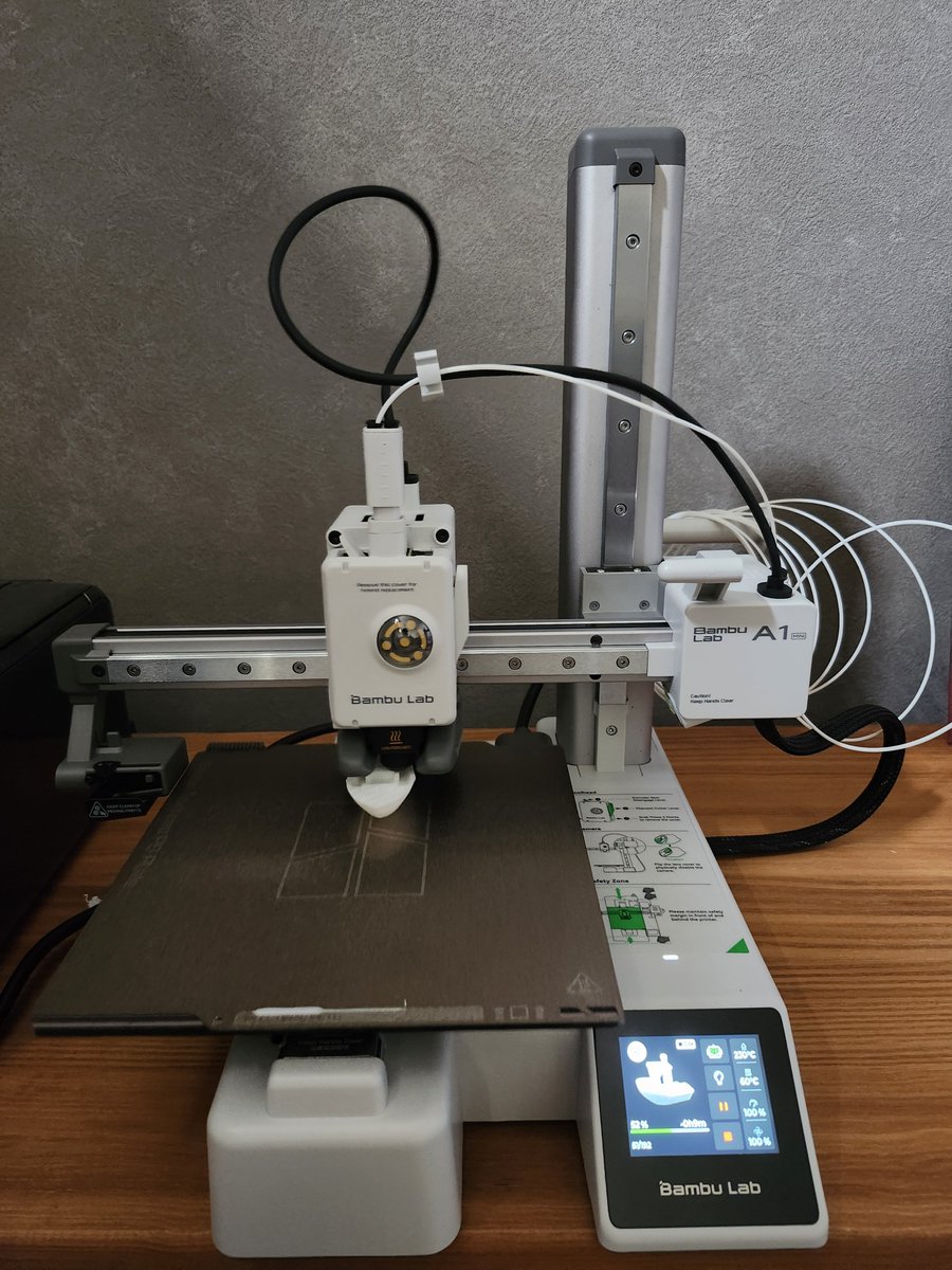 KAITOsan6's tweet photo. こんなん2万円代で購入できるってバグってるね。こりゃすごいわ
#bambu lab A1 mini https://t.co/o9Y7KkI7S9
