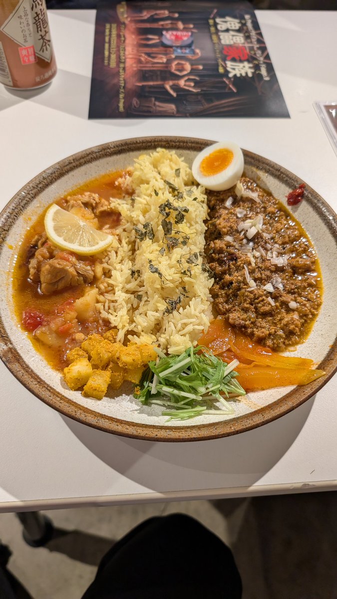 makaiclub's tweet photo. 昨日はlucky baseで『ふらくらMAX2』を生観覧してきました。ゲストは我膳導さん。五投流の凄さと楽しい話が聞けて面白かった~♪舞台「傀儡家族」も楽しみです!初めての観覧もお酒を飲みながらカレーを食べながらで一時を堪能しました!!
#ふらくらMAX2
#我膳導
#luckybase https://t.co/R2taCSxAvh