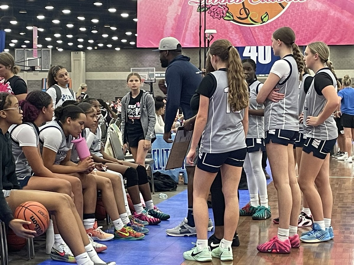 PGHMissouri's tweet photo. The @MissouriPhenom 15U (Stovall) team is competing for the Gold Bracket championship in the 2029 Cyan Division against the WNC Lady Royals @TFNsRun4Roses https://t.co/TkZrOa7N98