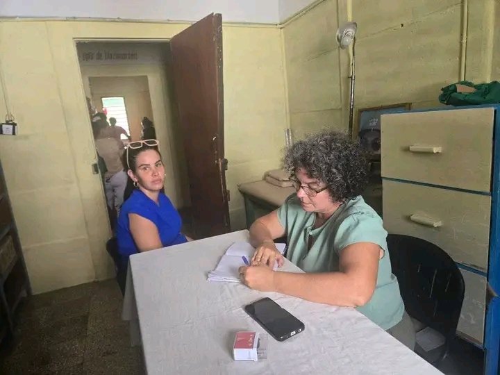 DPSVillaClara's tweet photo. Intervención Sanitaria Compleja del PAMI en la localidad de El Santo, en Encrucijada.
Un equipo multidisciplinario de salud recorrió cada rincón de la comunidad para acercar servicios médicos, preventivos y de atención integral a quienes más lo necesitan.
#CubaPorLaVida https://t.co/AnGoph7tcZ
