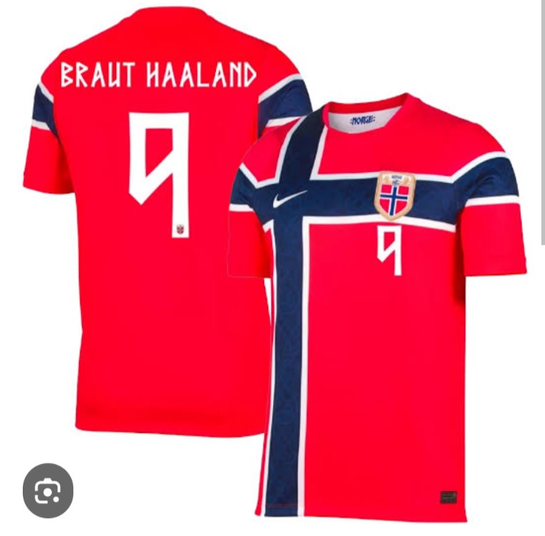 santiagollach's tweet photo. Comentario no futbolero: mejor remera del Mundial la de Noruega. Además los números tienen el estilo de las letras de las runas, el alfabeto anterior al Nórdico Antiguo. https://t.co/ScQul1ze5j