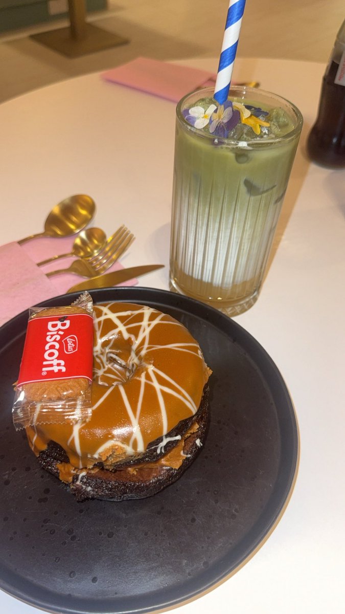 Annie_ruther's tweet photo. Love at first bite #seaham #sweettreat #matcha #england https://t.co/7hBN7HF5S8