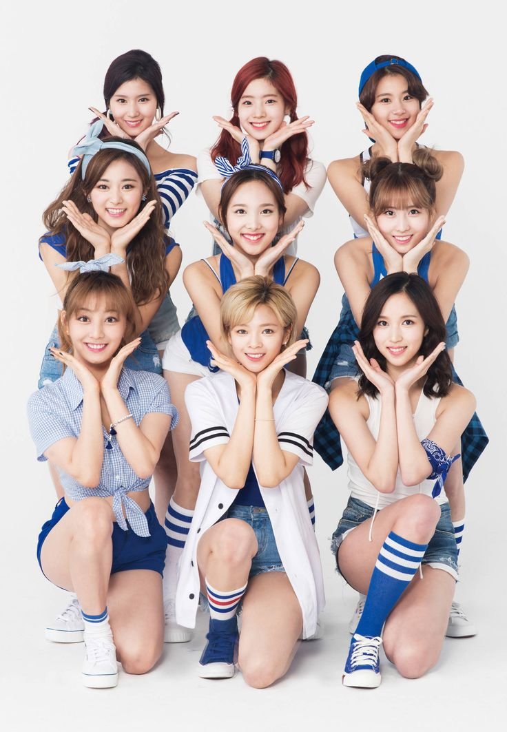 H2H_Lovers24's tweet photo. #CARMEN Weverse Comment 

👤: Unnie, how was yesterday's concert?

🌴: It was so, so, so much fun. ㅠㅠ
L
🌴: We were screaming and cheering together throughout the entire concert. Haha.
🌴: We love you, TWICE sunbaenim. 🥹🥹🥹💖💖💖

#Hearts2Hearts #하츠투하츠 #H2H 
#카르멘 https://t.co/JLMQd4HNXe