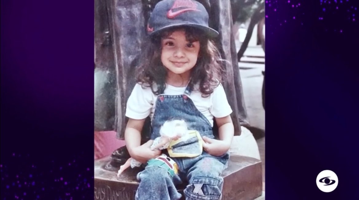 viv178613's tweet photo. Vamos a ver la vida y obra de la bella #AlissonJoan 😍😍 que lindura ❤️❤️ https://t.co/KSOLw6Y1FB