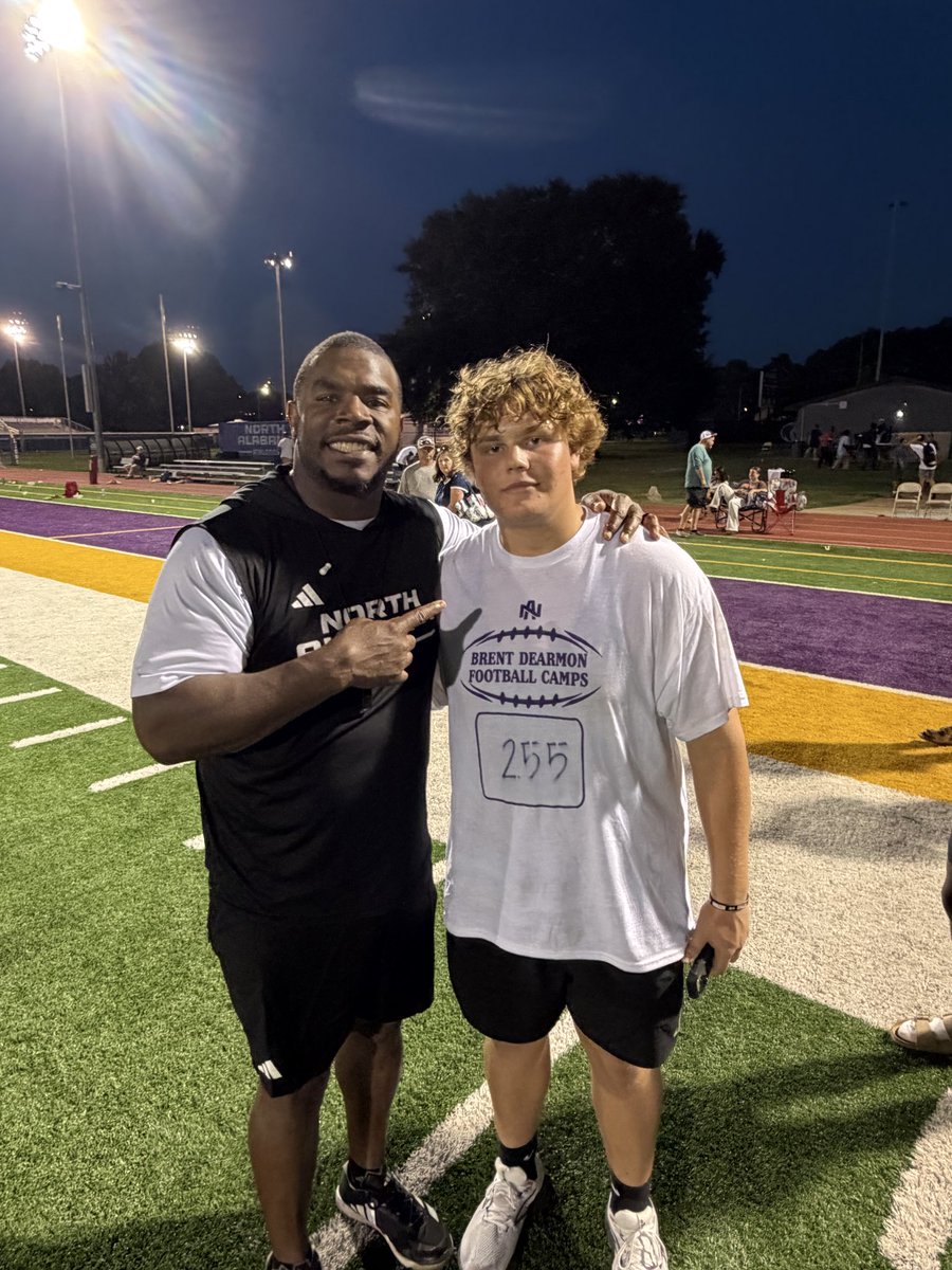 big_walt63's tweet photo. Thank you @BrentDearmon for hosting the @UNAFootball camp!! Got some good work in!! 5 Camp completed #AGTG #RARE #SledDogs @CoachJohnson52 @coachJClegg @SenatorsFB @AL7AFootball https://t.co/JYbdrOd0N8