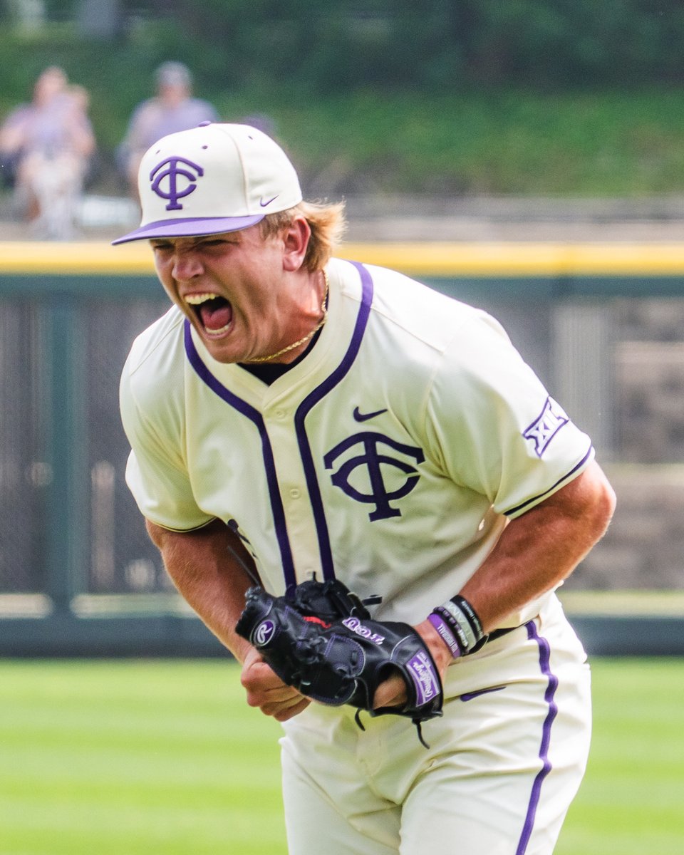 TCU_Baseball's tweet photo. we already know @LapourTommy looks good in that TC logo 🤪

#GoFrogs | #FrogballUSA https://t.co/nvpmpREcgP