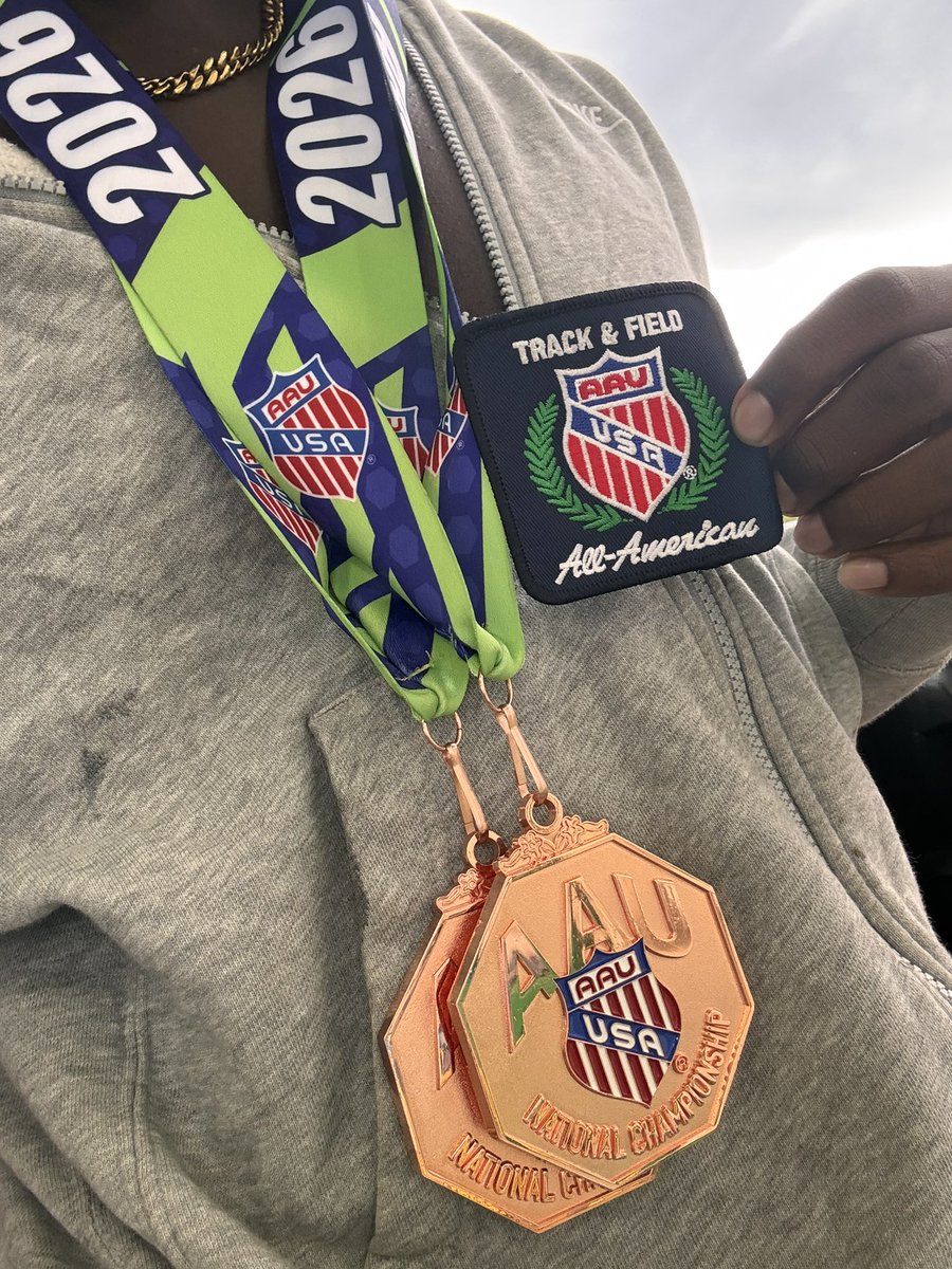 LeviArchible_2's tweet photo. Blessed to be named a 2x All American, I had a great time at the Jacksonville invitational meet running with my brothers #NCONTOP @TheGMHSFootball @Mrlockdown_92 @tyreechance_ @Youngbullz22 @CoachD_Decatur @One11Recruiting @CoachMatt_NCCU @PrepRedzoneNC https://t.co/J5bNxBRY3w