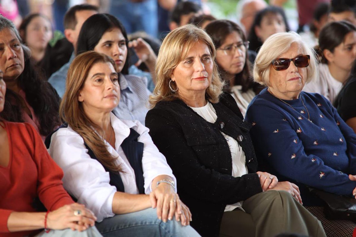 Carlota_PRO's tweet photo. 16ª Feria del Libro en Corrientes https://t.co/F0VbAemVl5