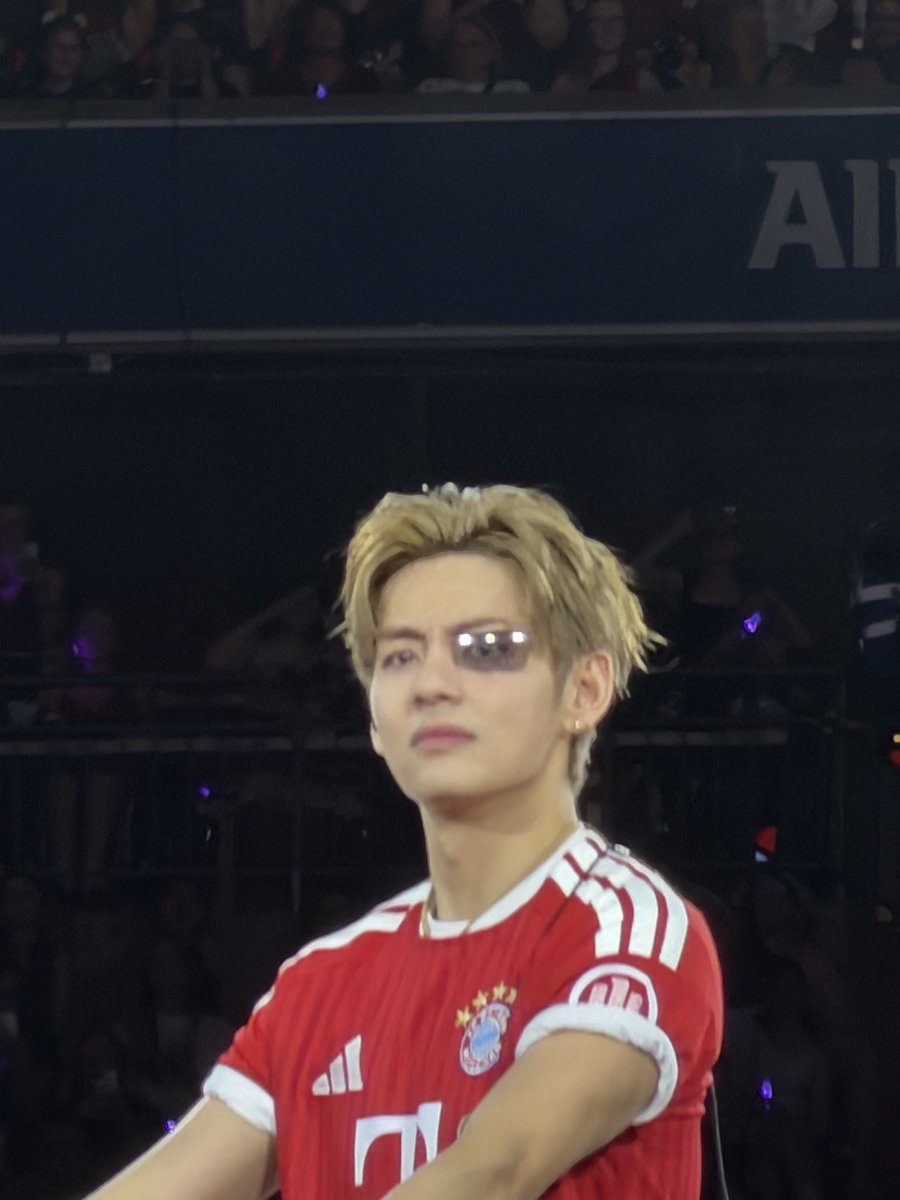 taeguide's tweet photo. There is not a serious bone in his body https://t.co/BKxb6kNz1s