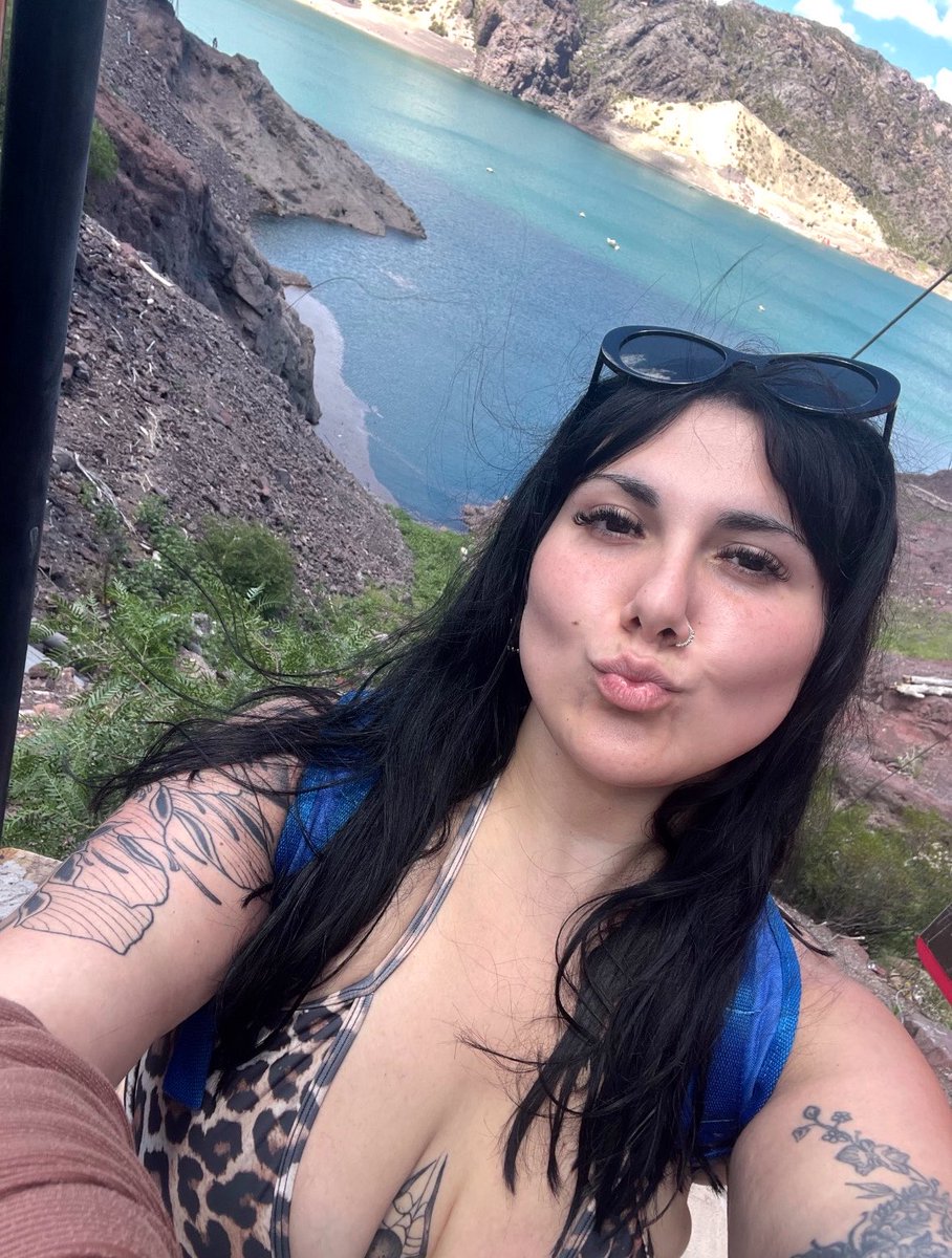 jimenawcs's tweet photo. Que bien me quedan las vacaciones, extrañando🥺 https://t.co/RyvDW2Hg4W