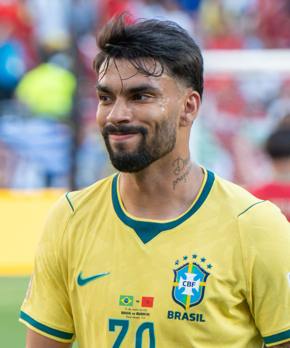 oocbrazill's tweet photo. É difícil admitir, mas é necessário falar:

Jude Bellingham é consideravelmente um melhor jogador do que Lucas Paquetá. https://t.co/j4dqfSRQXg
