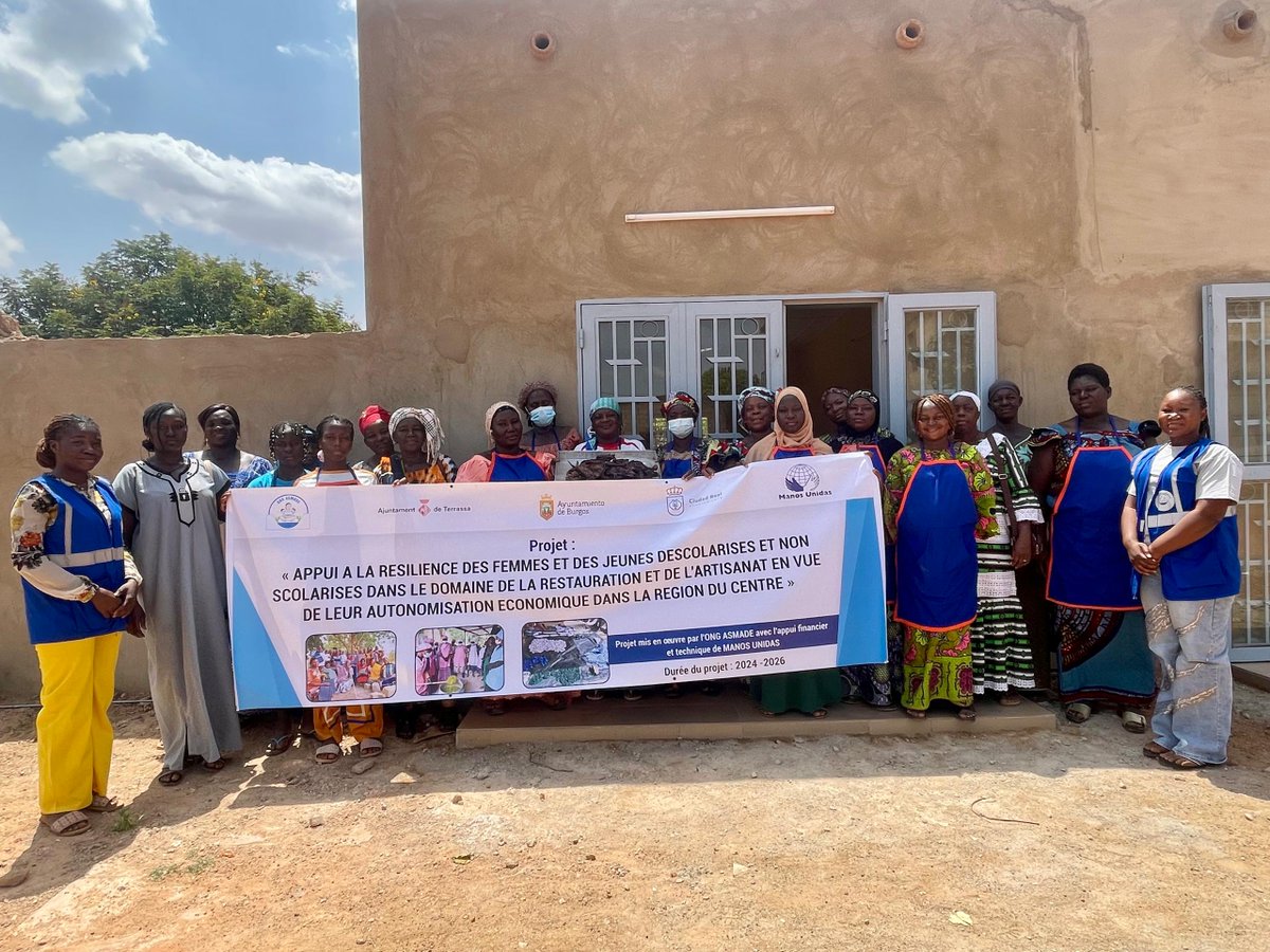 OngAsmade's tweet photo. Du 8 juin au 11 juillet 2026, l’ONG ASMADE a formé 120 femmes et jeunes à Saaba aux techniques améliorées de fumage du poisson, de la viande et de la volaille. Une initiative menée avec #MANOSUNIDAS pour renforcer leur autonomie économique. #FormationProfessionnelle #Saaba https://t.co/sz5tCOl2lc