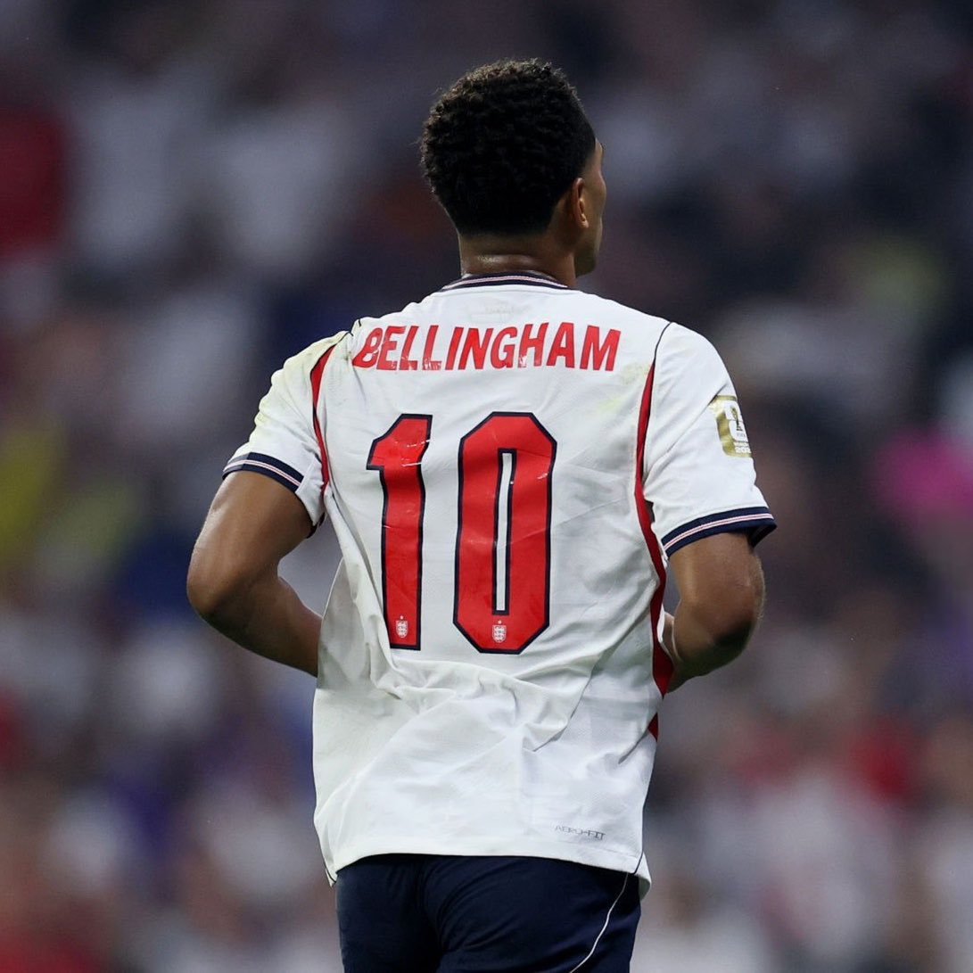 giraltpablo's tweet photo. Doblete de Bellingham para poner en ventaja a Inglaterra 🏴󠁧󠁢󠁥󠁮󠁧󠁿. El Mundial del 10 inglés es cosa seria. https://t.co/TrFPa1jWOY