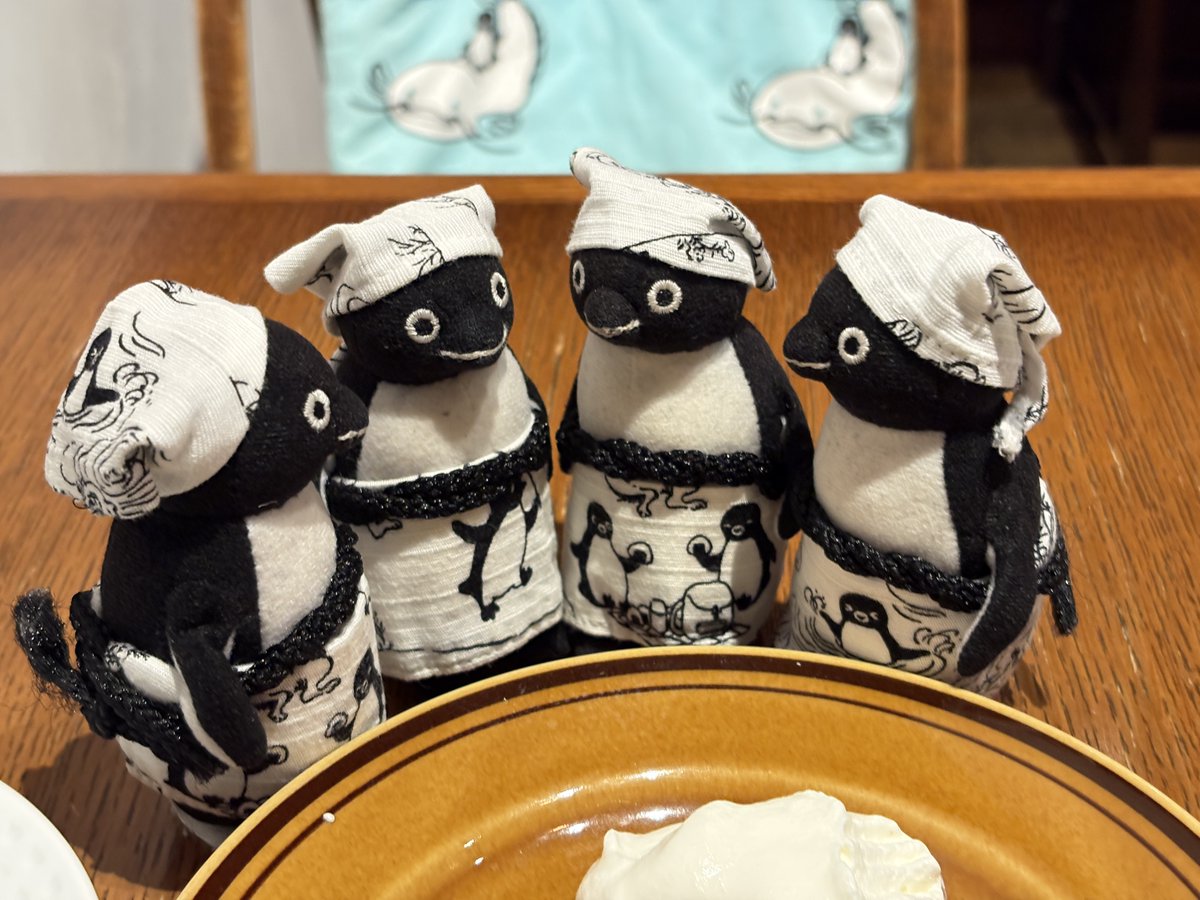 Suicaのペンギン #フィナンシェピスタチオ フィナンシェがほかほかだね
