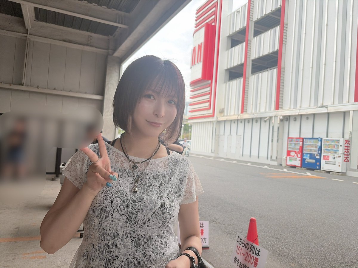 ayamizuki_PR's tweet photo. おはようございます！
本日はマルハン川崎桜本店にてあやスロ収録🐸✨✨
まもなく抽選ですが凄い人・人・人です‼️
来られた方はともに楽しみましょう。

お写真等ご希望の方いらっしゃいましたら11時00分にカウンター横にてお願いします！
#PR https://t.co/jnEfLBNElu