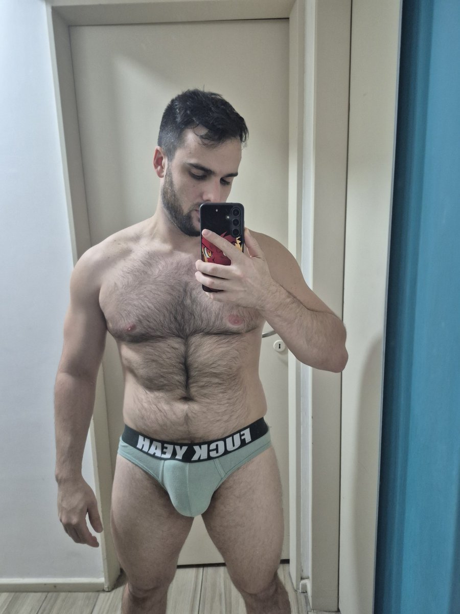 irreverente97's tweet photo. Dura la previa https://t.co/BSO05aPvma