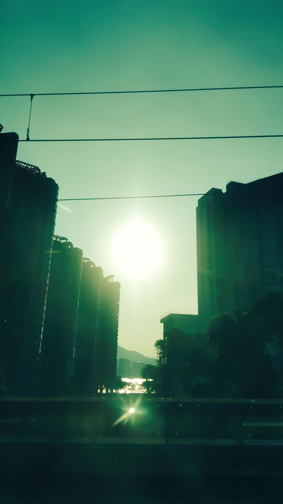 sunevto's tweet photo. 夕日の光✨
#ファインダー越しの私の世界
#写真好きな人と繫がりたい
#スナップ写真 https://t.co/tUYybGxWcB