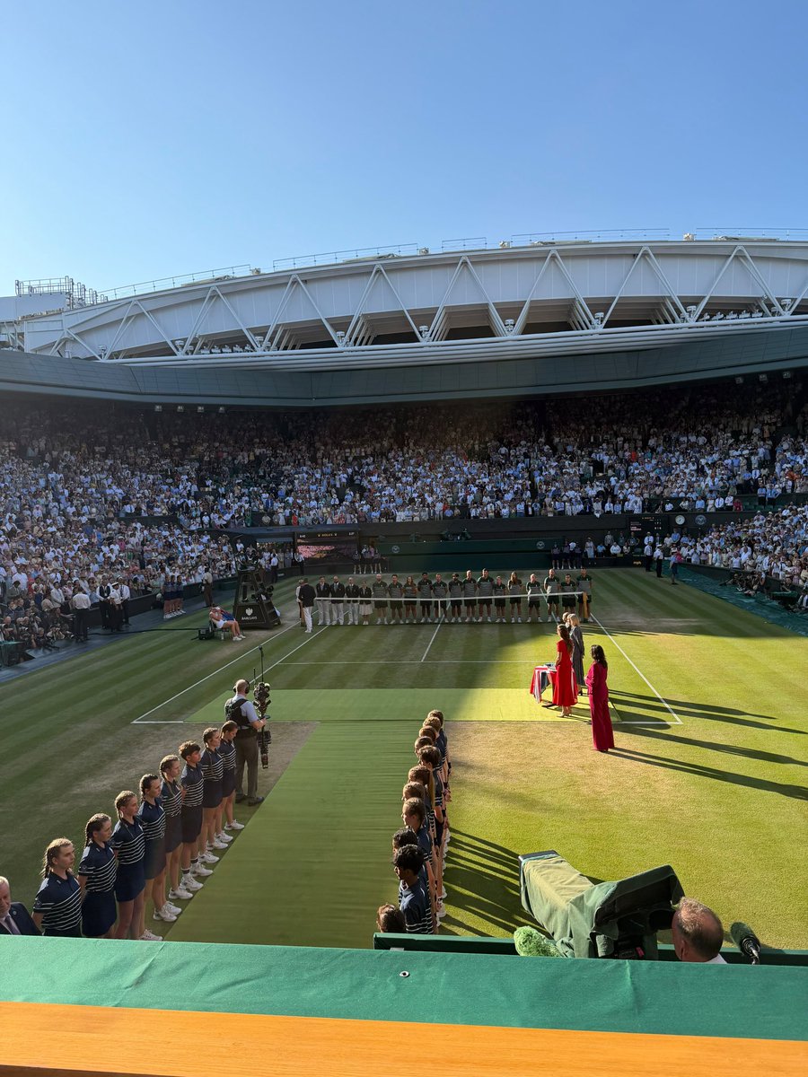 Simona_Halep's tweet photo. Thank you, @Wimbledon, for such a memorable day and for another unforgettable experience.

To be part of this club and to return here as a member is an honour beyond words. Wimbledon will always hold a very special place in my heart. https://t.co/Ts5OgSCsBt