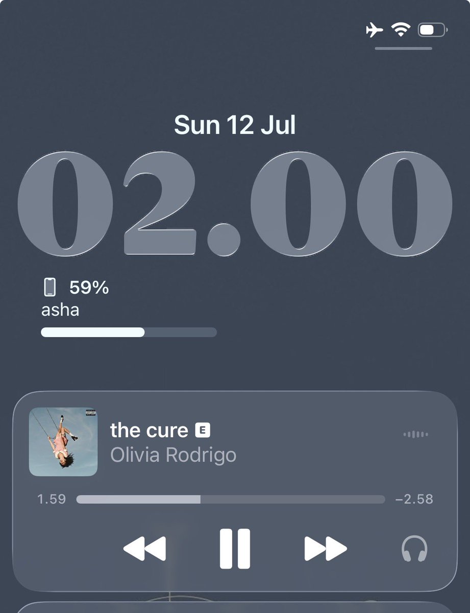 sourbeey's tweet photo. berdarah-darah kuping gue repeat ini lagu https://t.co/qNsiao6CJc