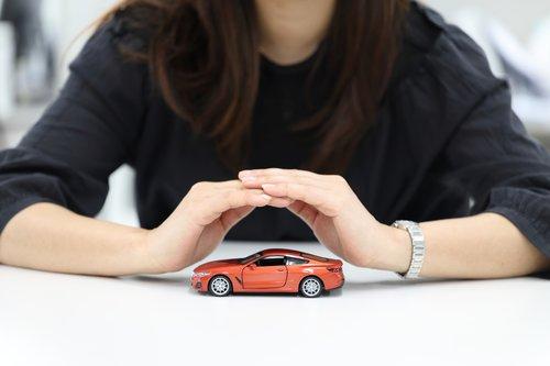 Collin_Prince's tweet photo. The Big Guide to Auto Insurance breaks down how much different factors – from vehicle model to your age and location – impact your premium. Plus, tips on how to get the best deal for you. https://t.co/cppcuGvhU8 https://t.co/nYBV9ki0d1